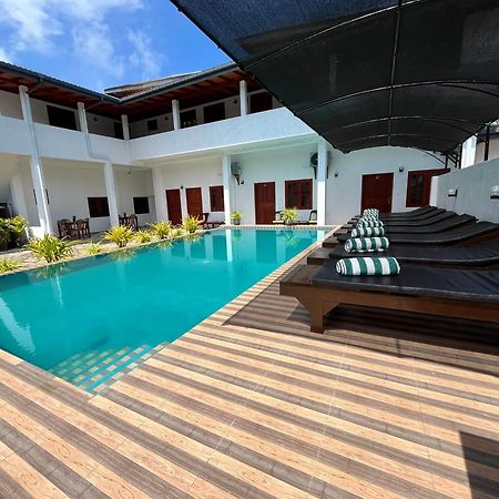 Sundowners Guesthouse Hikkaduwa Kültér fotó