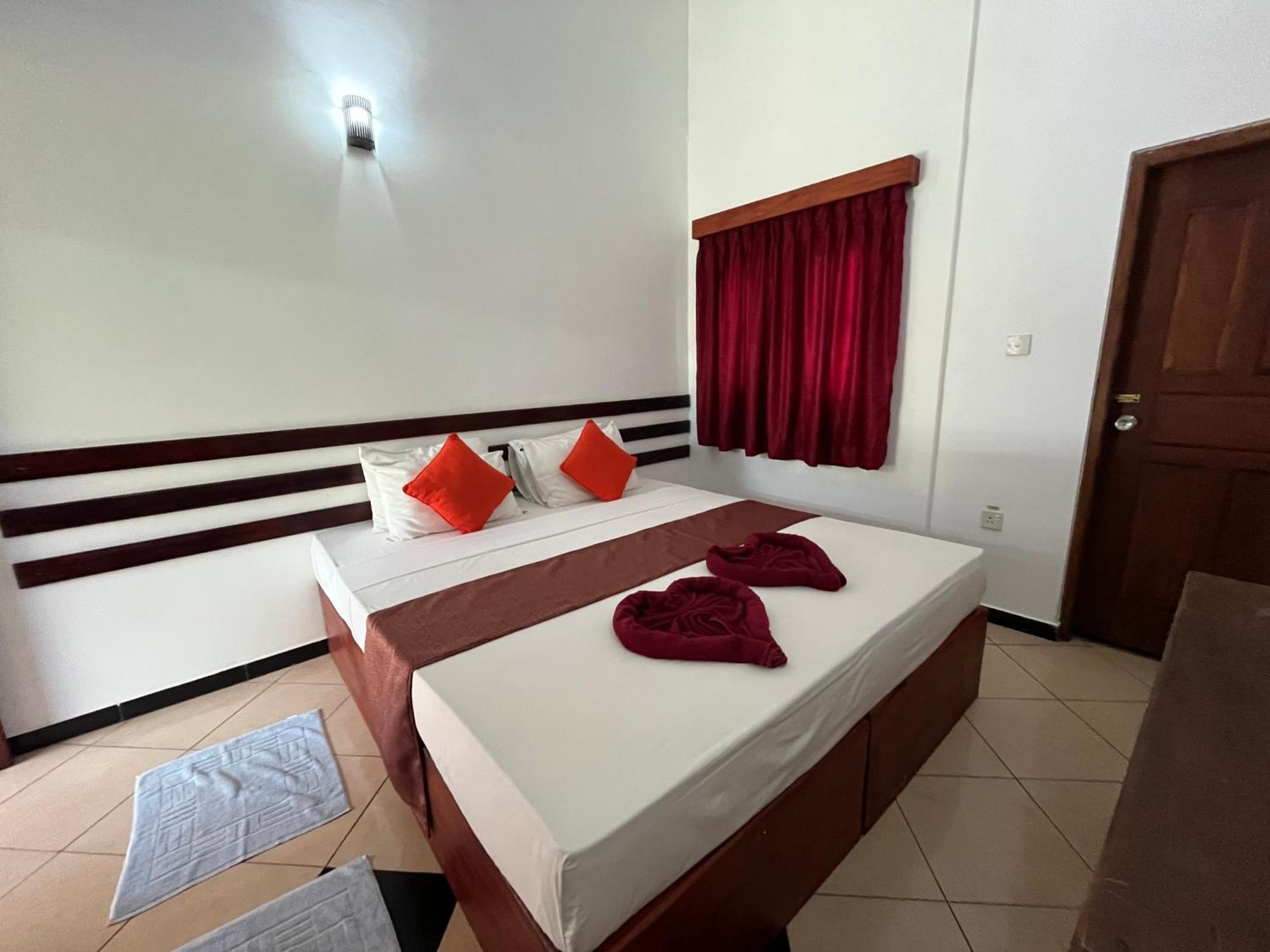 Sundowners Guesthouse Hikkaduwa Szoba fotó