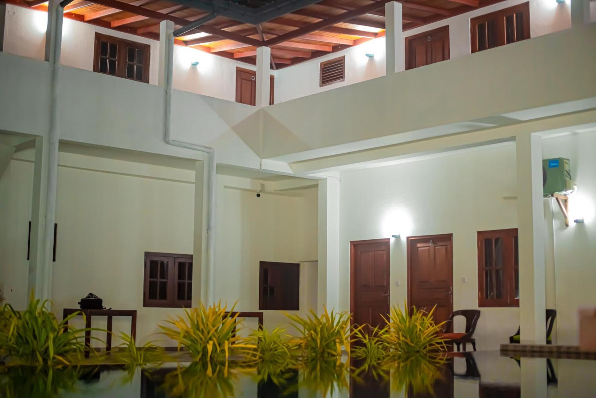 Sundowners Guesthouse Hikkaduwa Kültér fotó