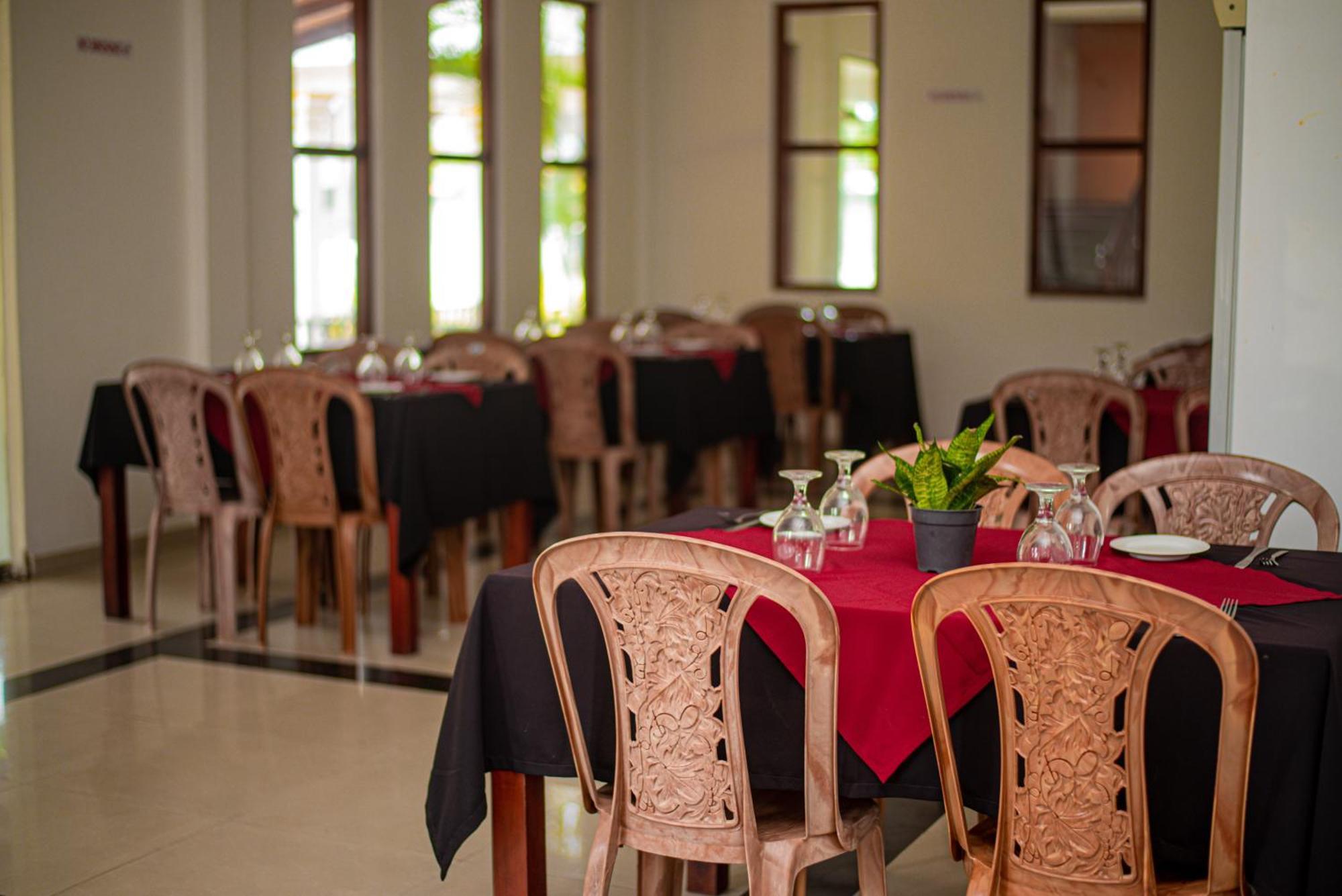 Sundowners Guesthouse Hikkaduwa Kültér fotó