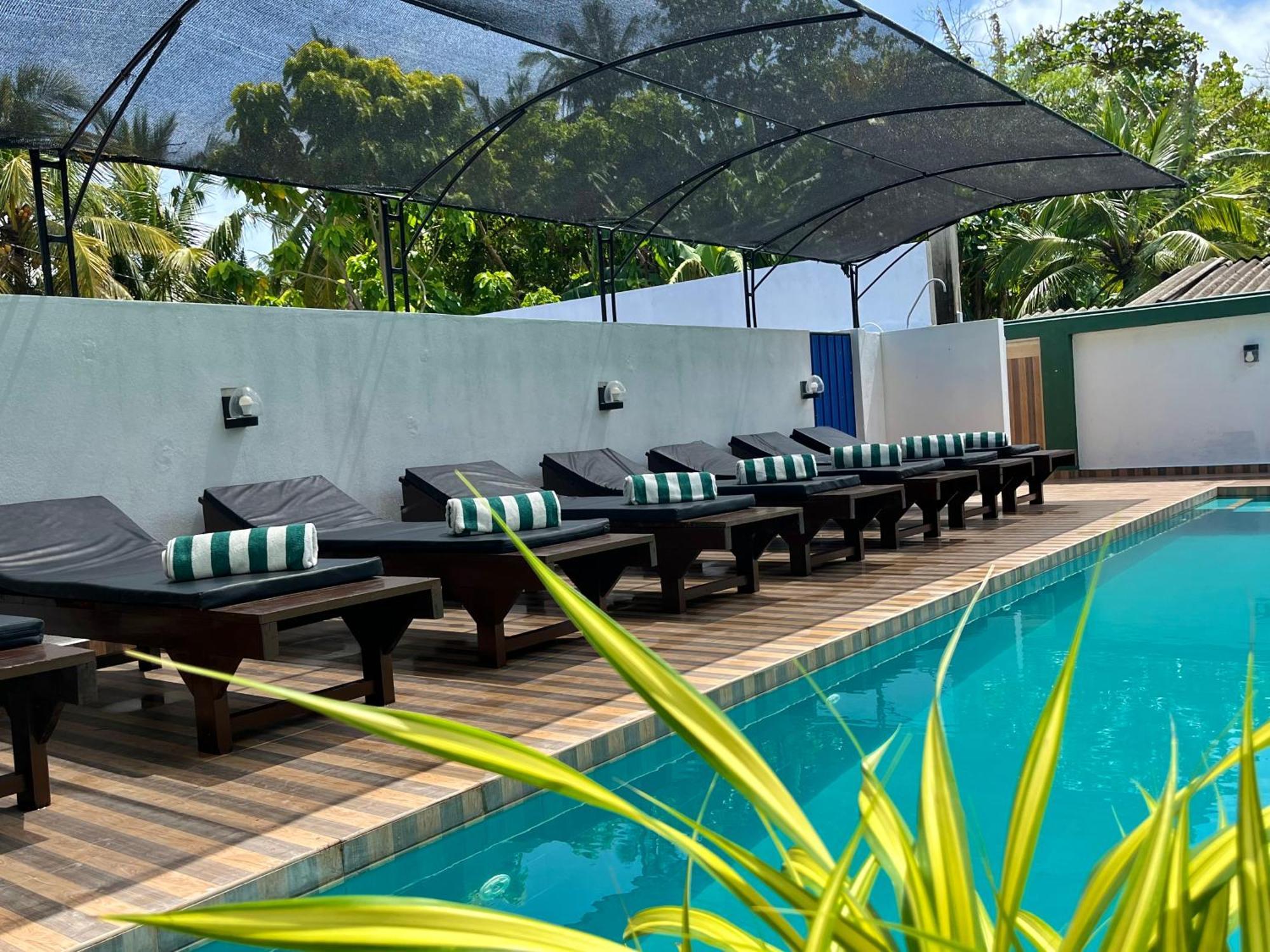 Sundowners Guesthouse Hikkaduwa Kültér fotó