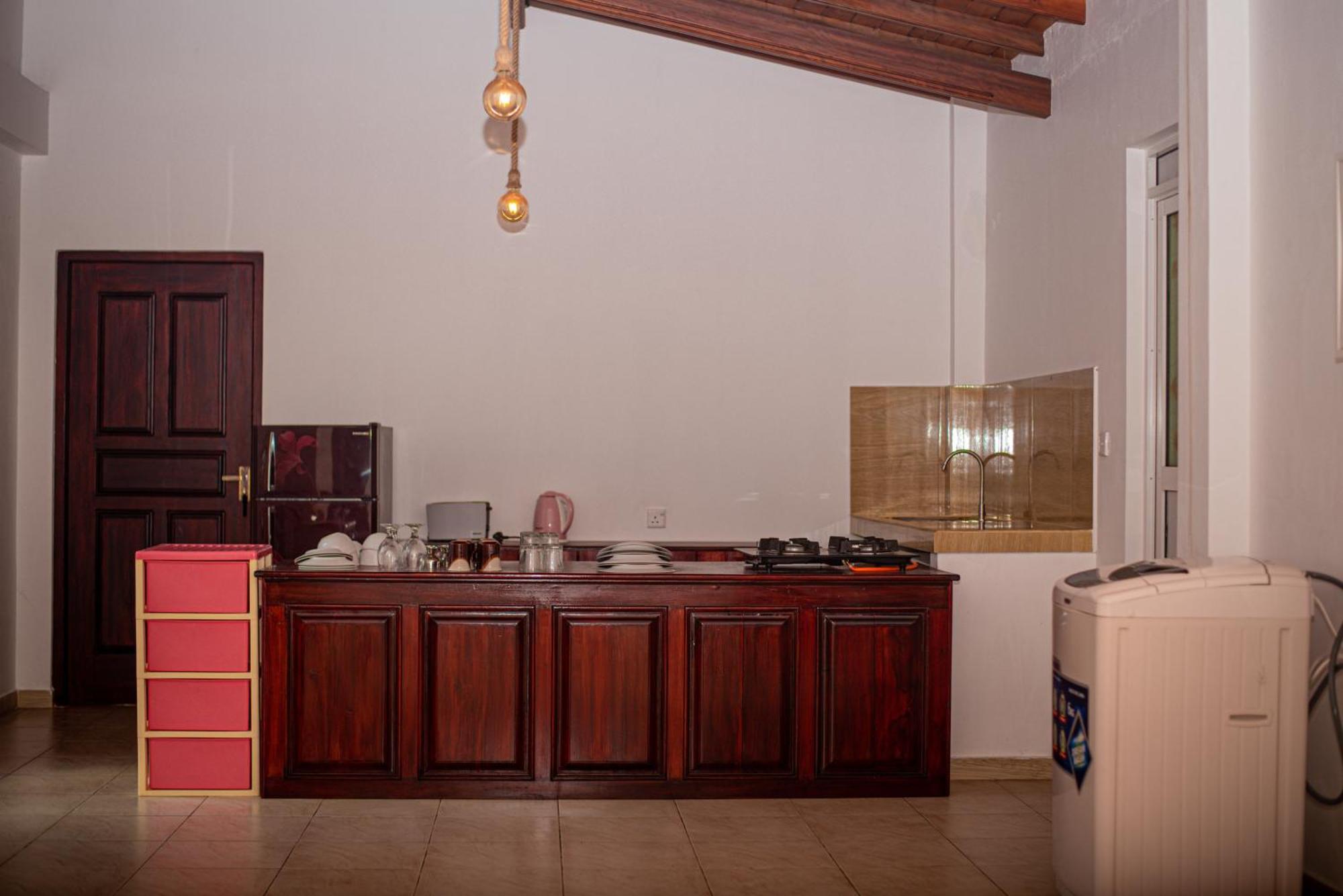 Sundowners Guesthouse Hikkaduwa Szoba fotó