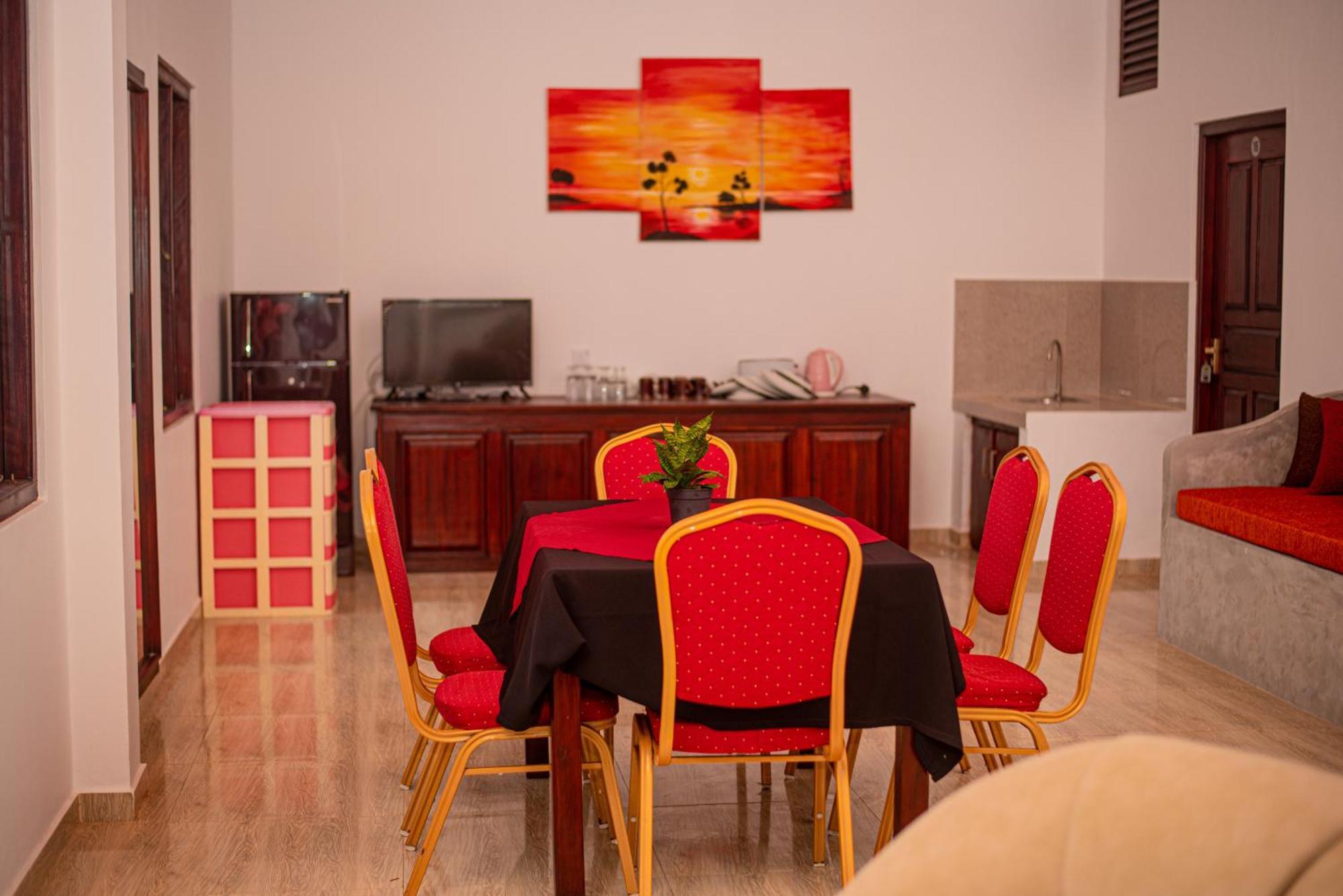 Sundowners Guesthouse Hikkaduwa Kültér fotó