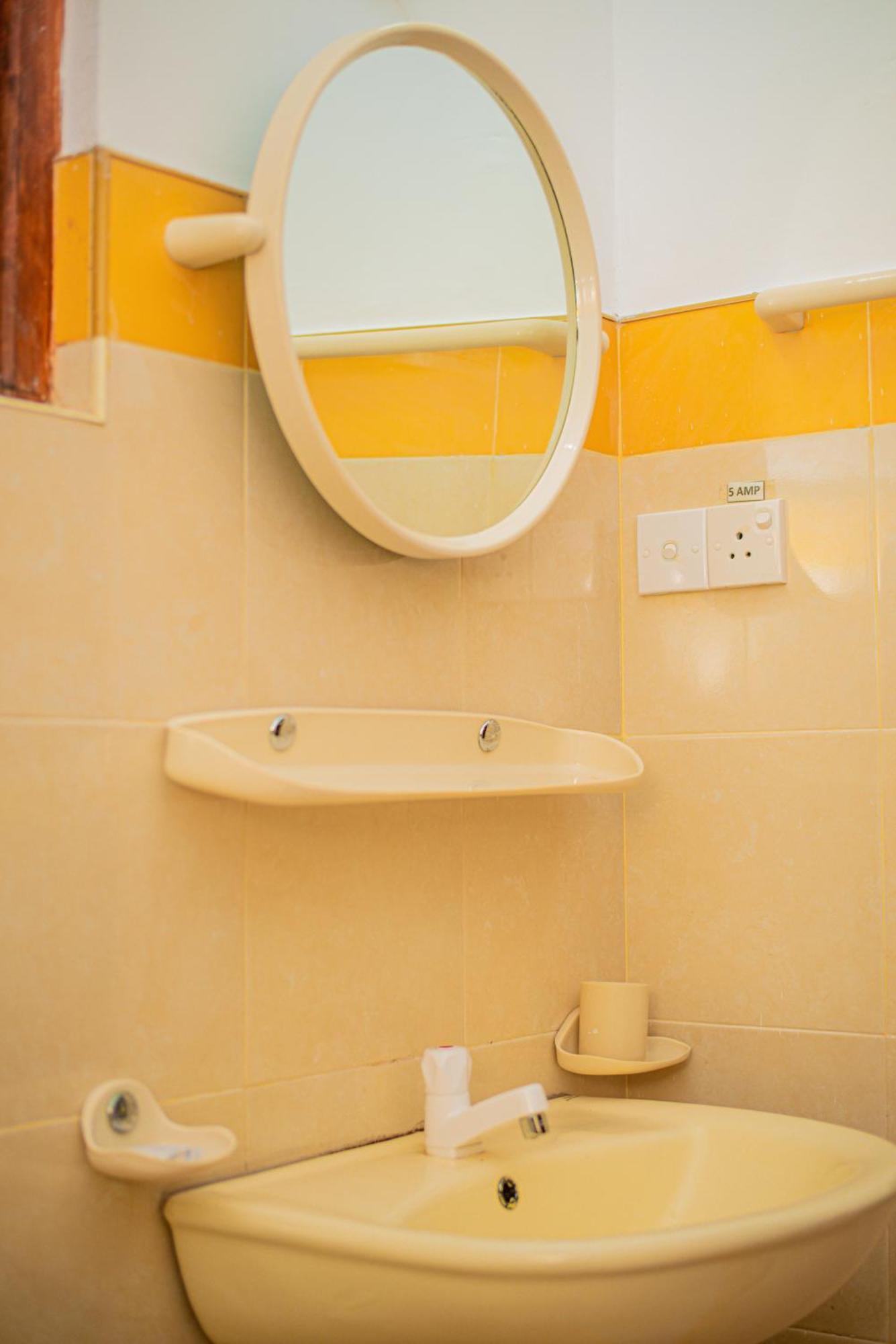 Sundowners Guesthouse Hikkaduwa Szoba fotó