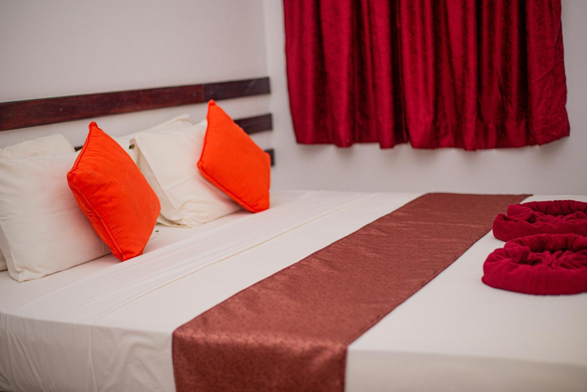 Sundowners Guesthouse Hikkaduwa Szoba fotó